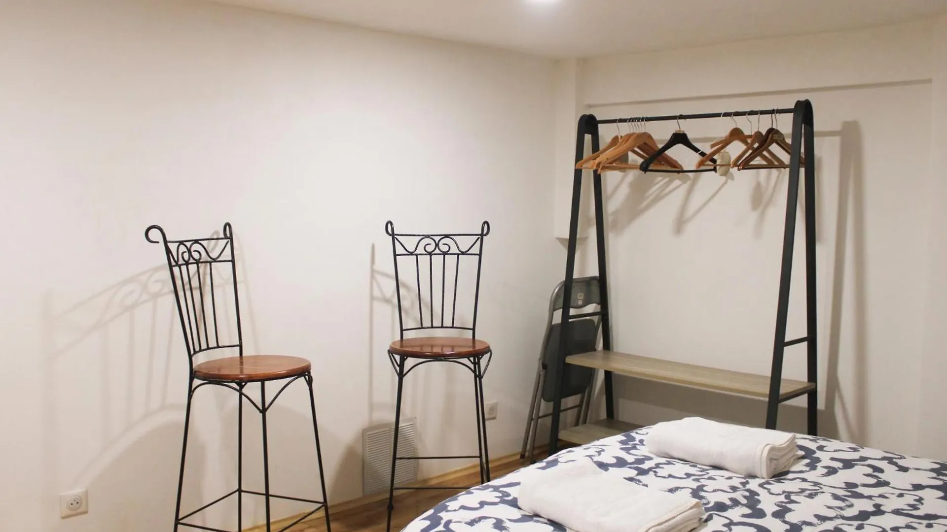 Bright Apartment - Near Garden Paris 0*,  France
